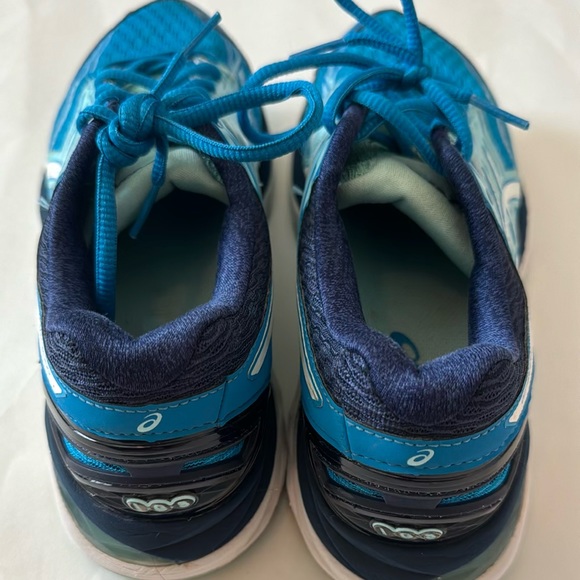 Blue ASICS women sneakers size 7 - Picture 2 of 3